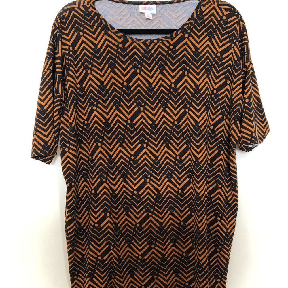 Any 3 for $13, Lularoe short sleeve highlow top